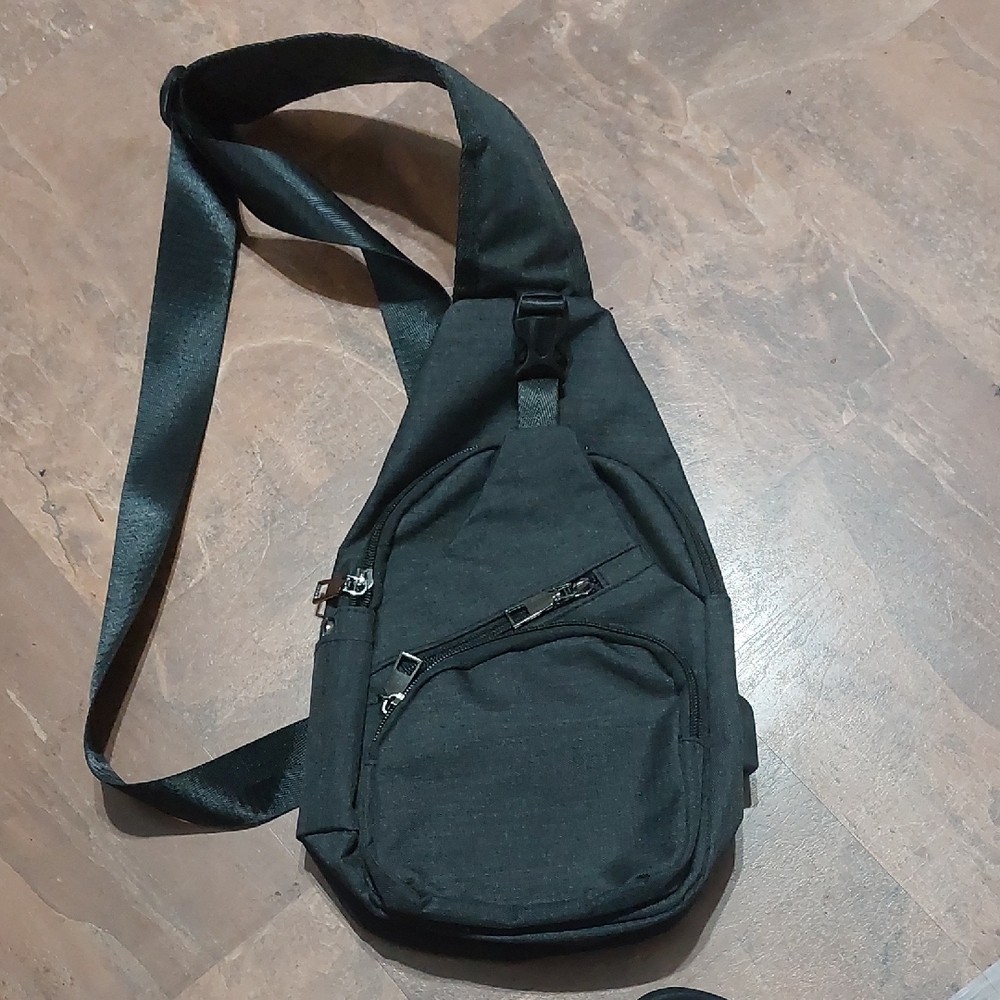 Sleek Black Men's Crossbody Bag